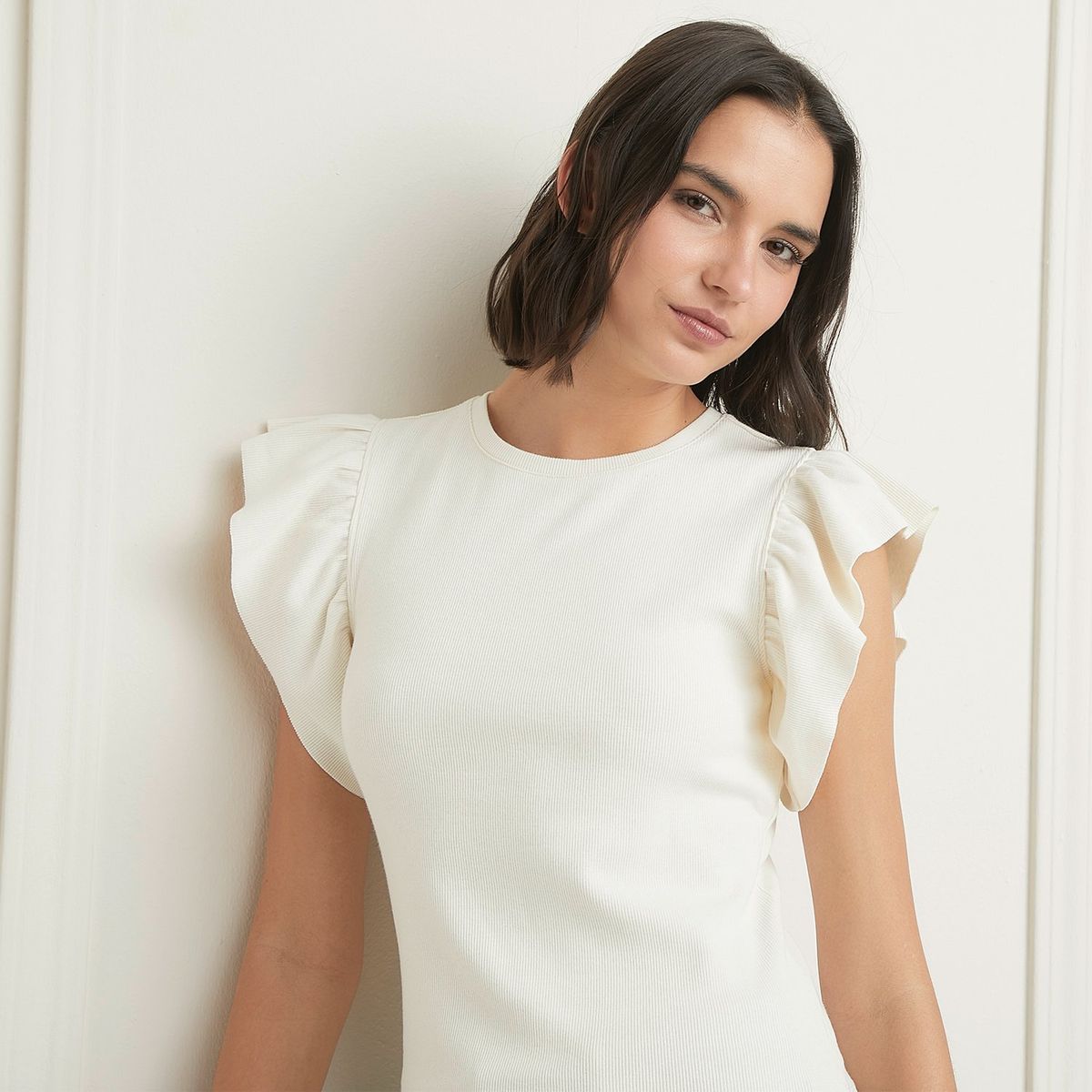 BASEMENT - Polera Manga Corta con Volantes Basement Mujer Algodón