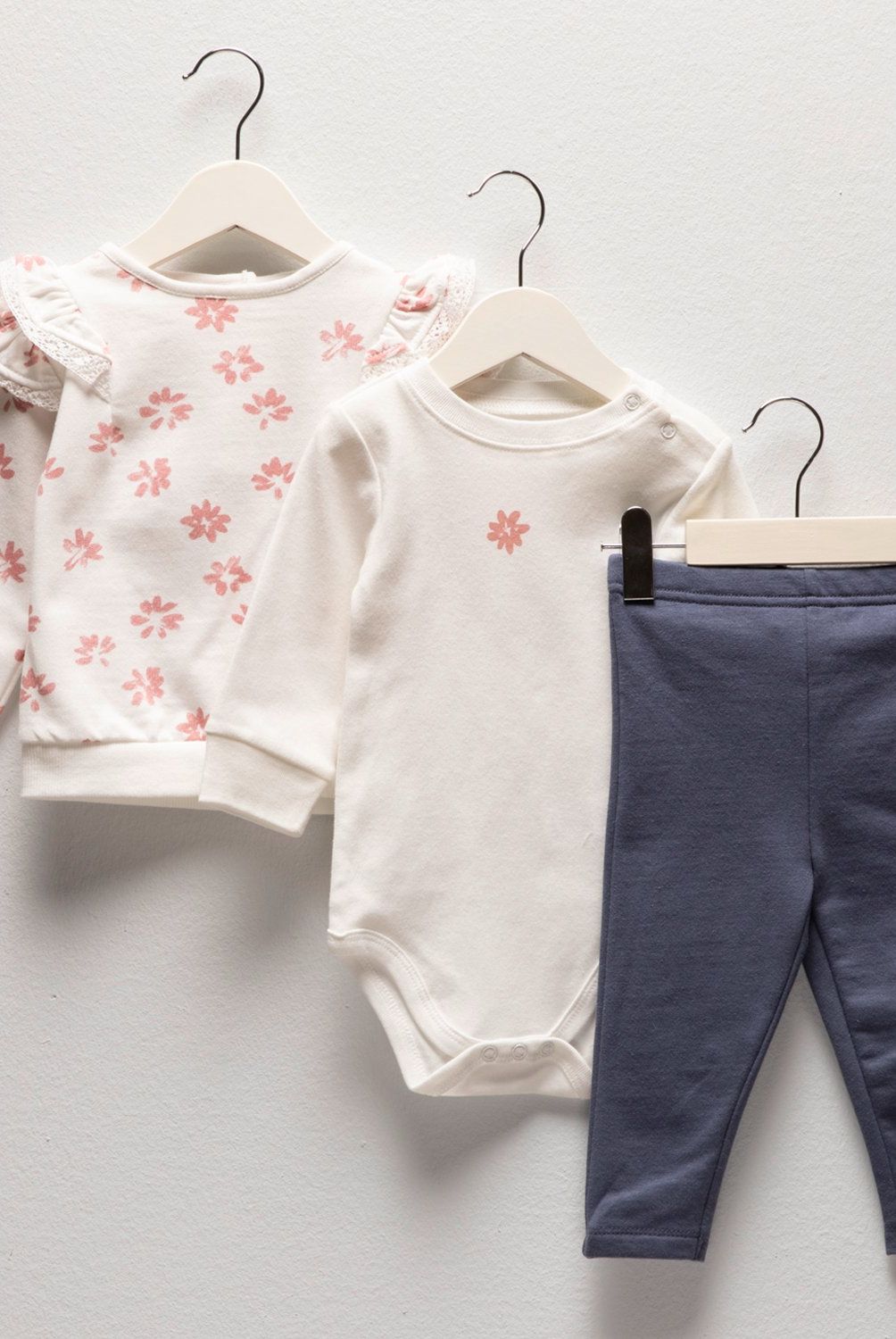 YAMP - Conjunto Yamp Casual 3 Piezas Flores Bebé Niña Polialgodón