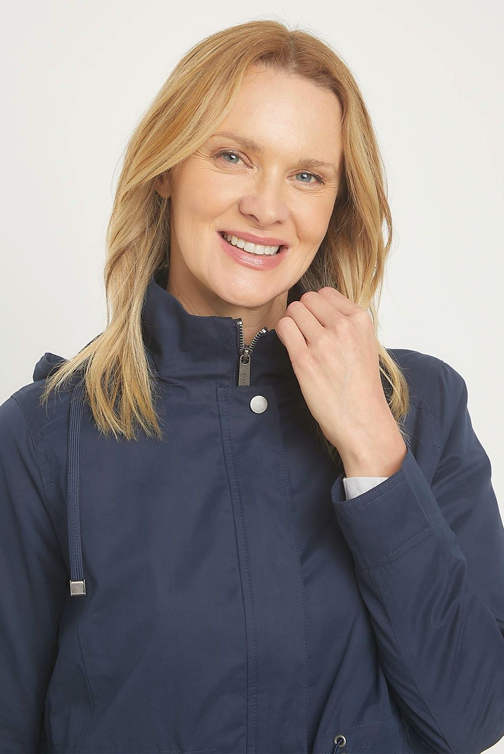 NEWPORT Chaqueta Mujer Newport Regular Fit con Gorro | falabella.com