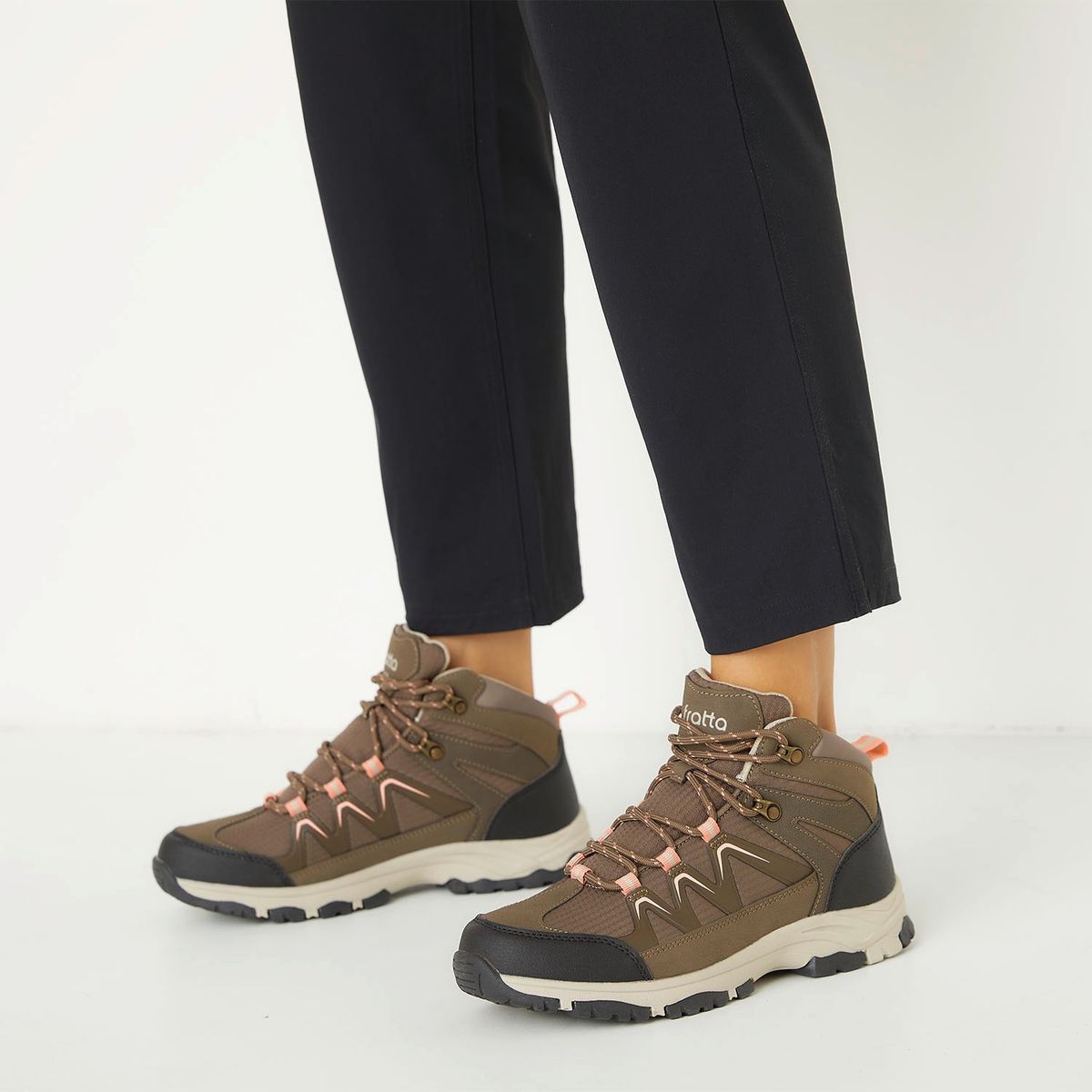 FRATTA - Zapatilla Outdoor Mujer Café Fratta
