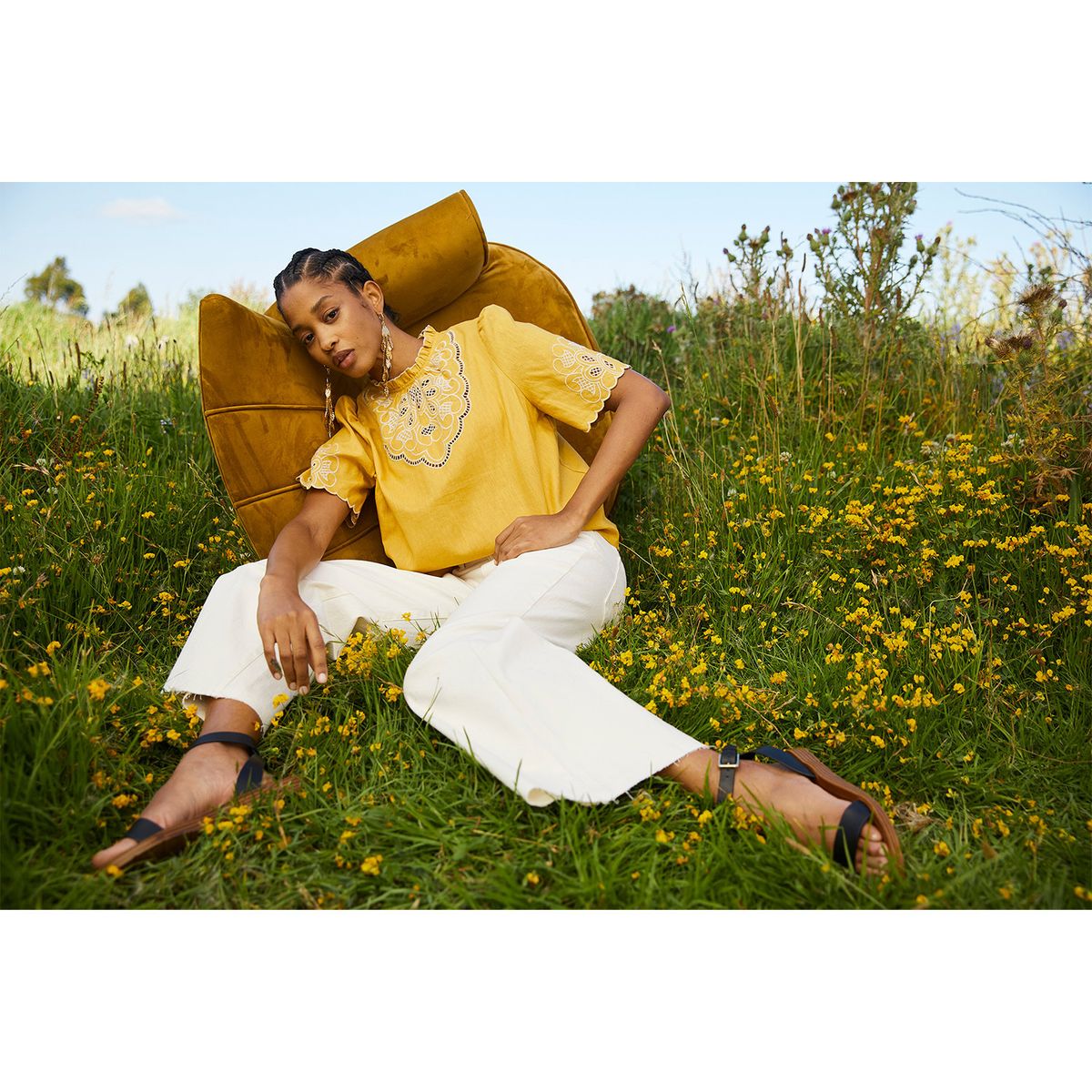 BASEMENT - Blusa Basement Lino Manga Corta con Bordado Mujer