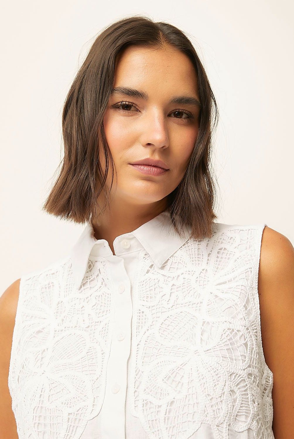 BASEMENT - Blusa Basement Sin Mangas Lino Mujer Diseño Liso Casual