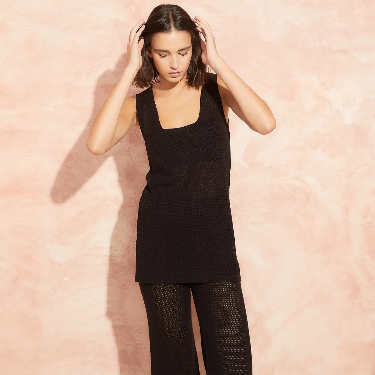 BASEMENT - Sweater Basement Liso Sin Mangas Fit Regular Mujer Acrílico