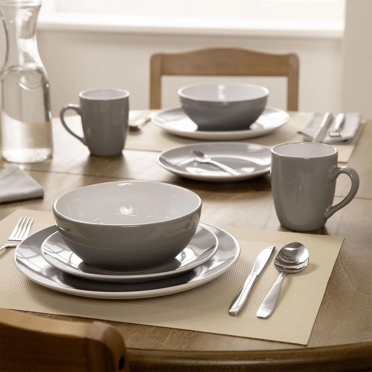 MICA - Juego De Vajilla Two Tones 16 Piezas Gris Mica
