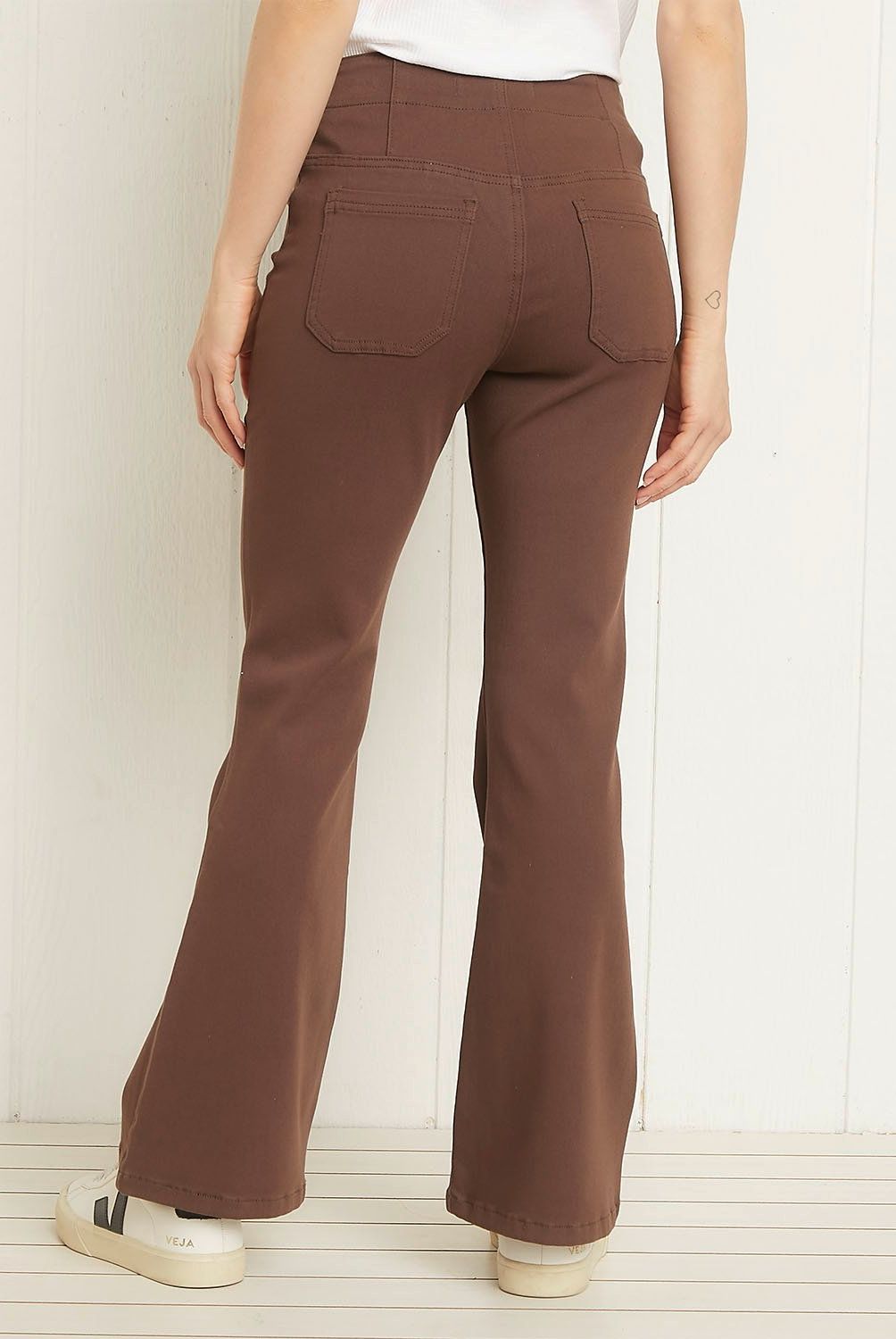 UNIVERSITY CLUB - Pantalón University Club Flare Tiro Medio Mujer
