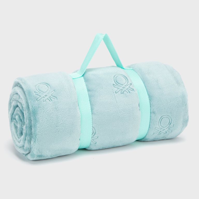 BENETTON Manta Pol 150x130 Cm Benetton | falabella.com