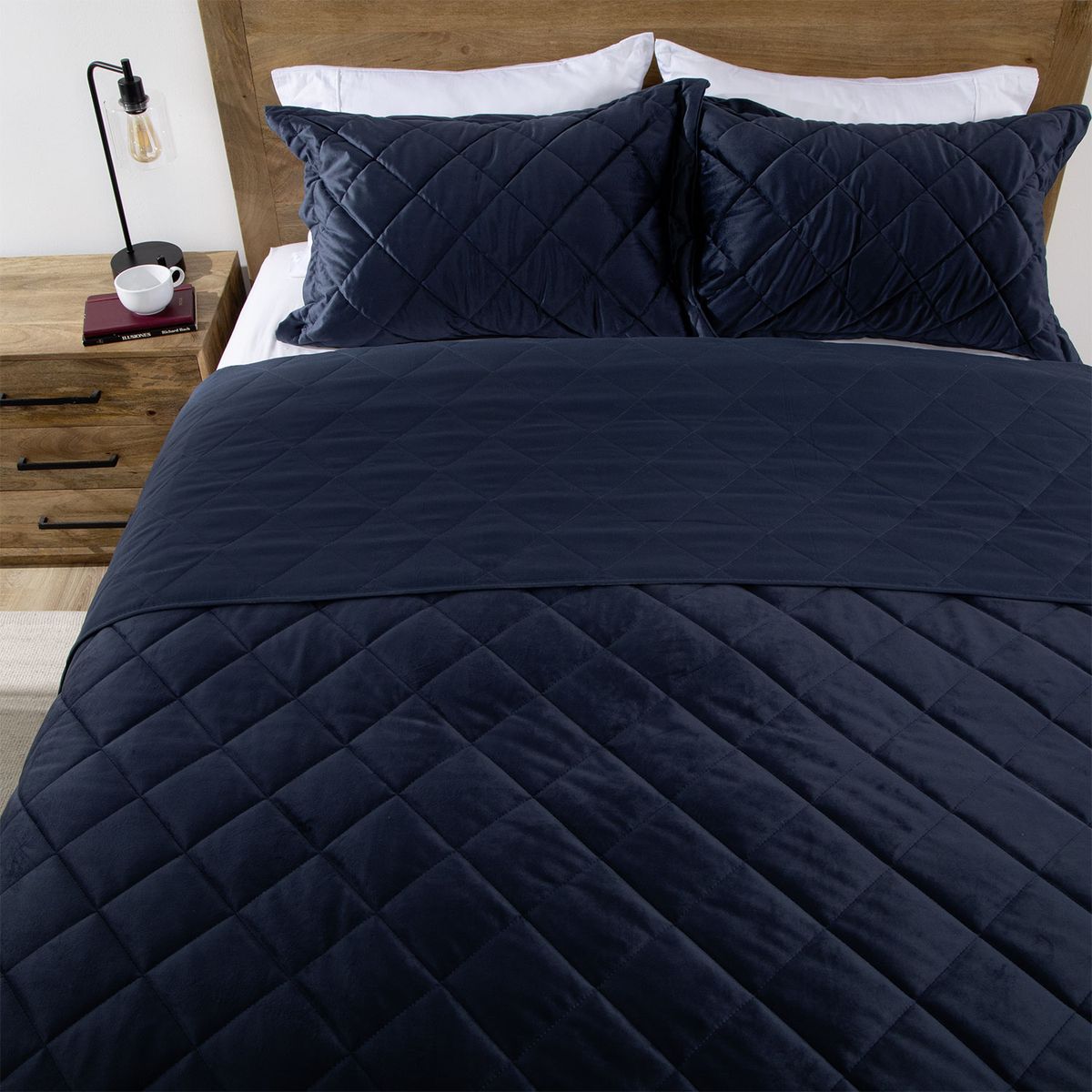 BASEMENT HOME - Cubrecama Velvet Basement Home