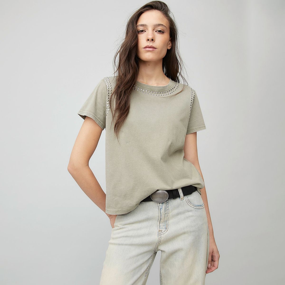 AMERICANINO - Polera Americanino Boxy Fit Tachas Manga Corta Mujer