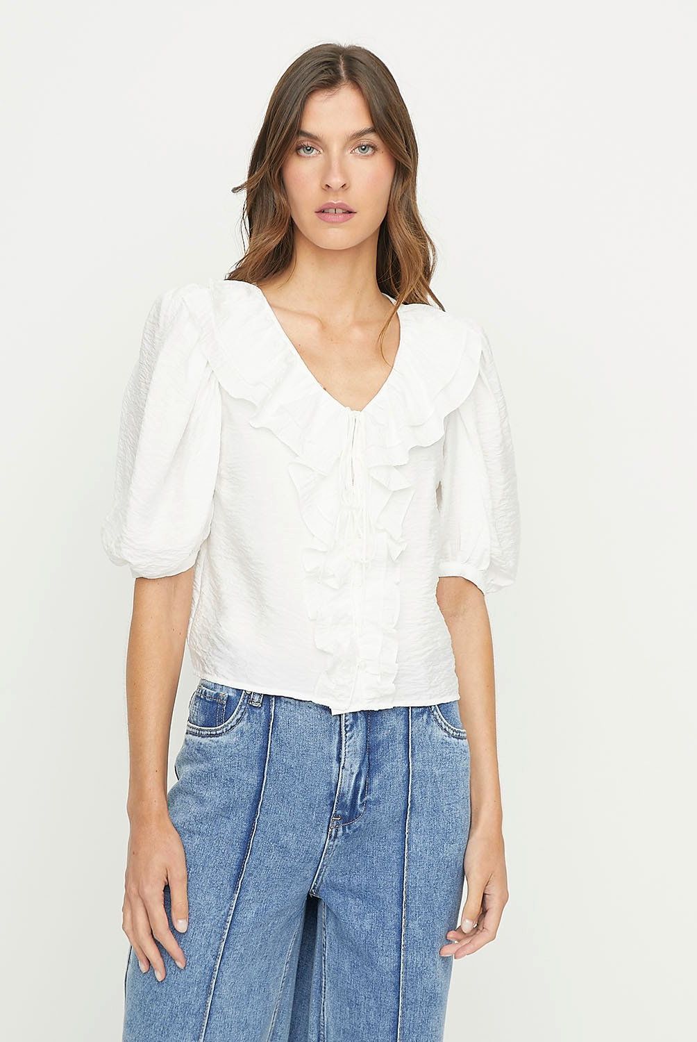 BASEMENT - Blusa Manga Corta Mujer Basement Cuello V con Volantes
