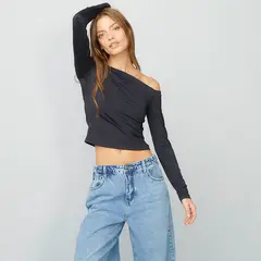 AMERICANINO - Polera Asimétrica Slim Fit Manga Larga Mujer