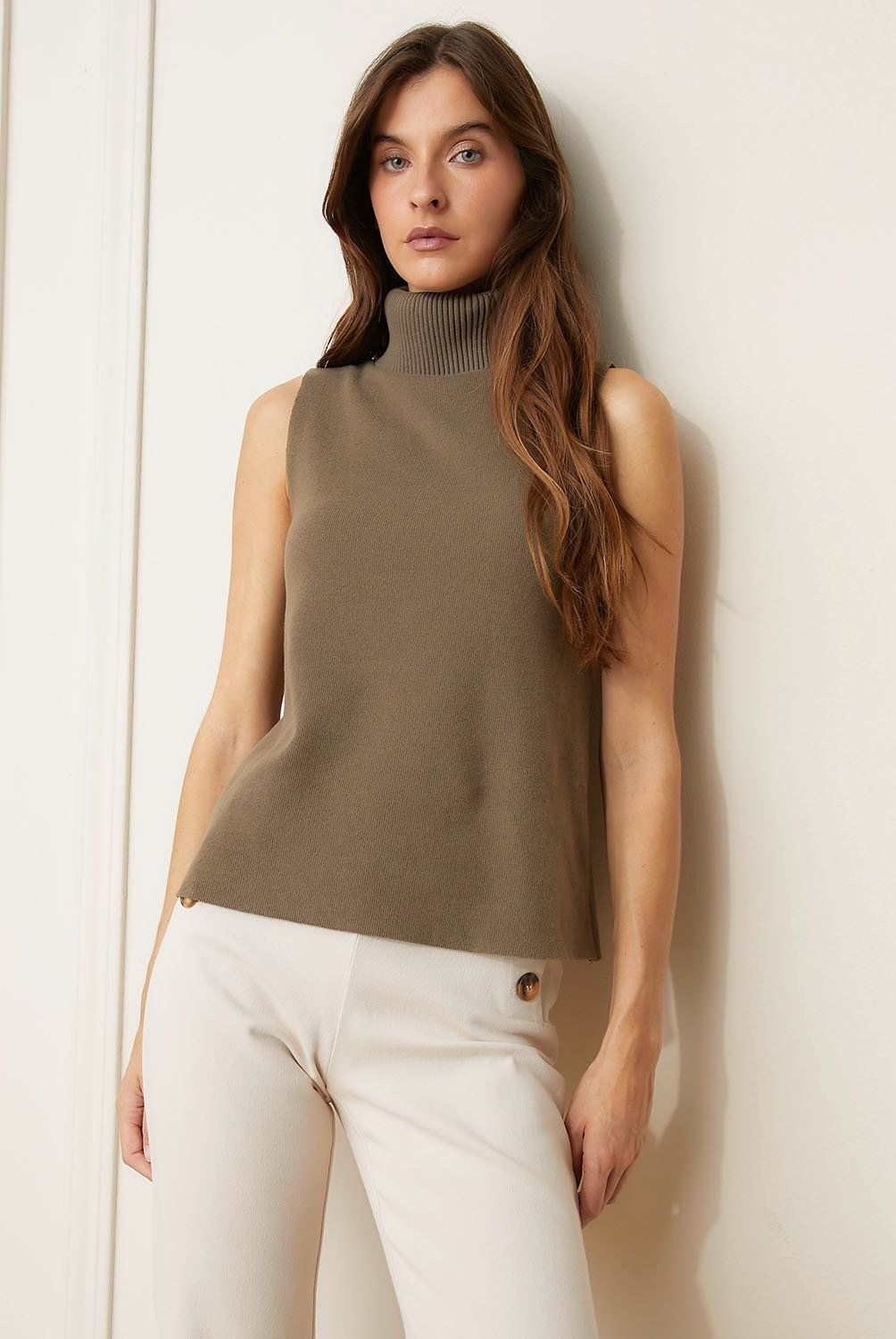 BASEMENT - Sweater Sin Manga Cuello Alto Basement Mujer Algodón