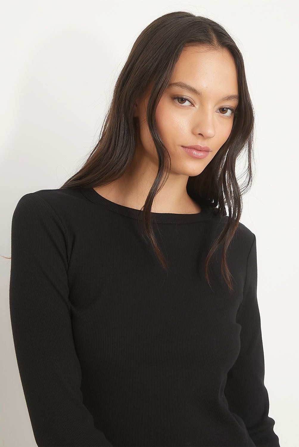 SYBILLA - Polera Cropped Acanalada Manga Larga Mujer Sybilla