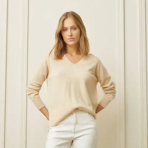 BASEMENT - Sweater Lana Mujer Cuello V Regular Fit