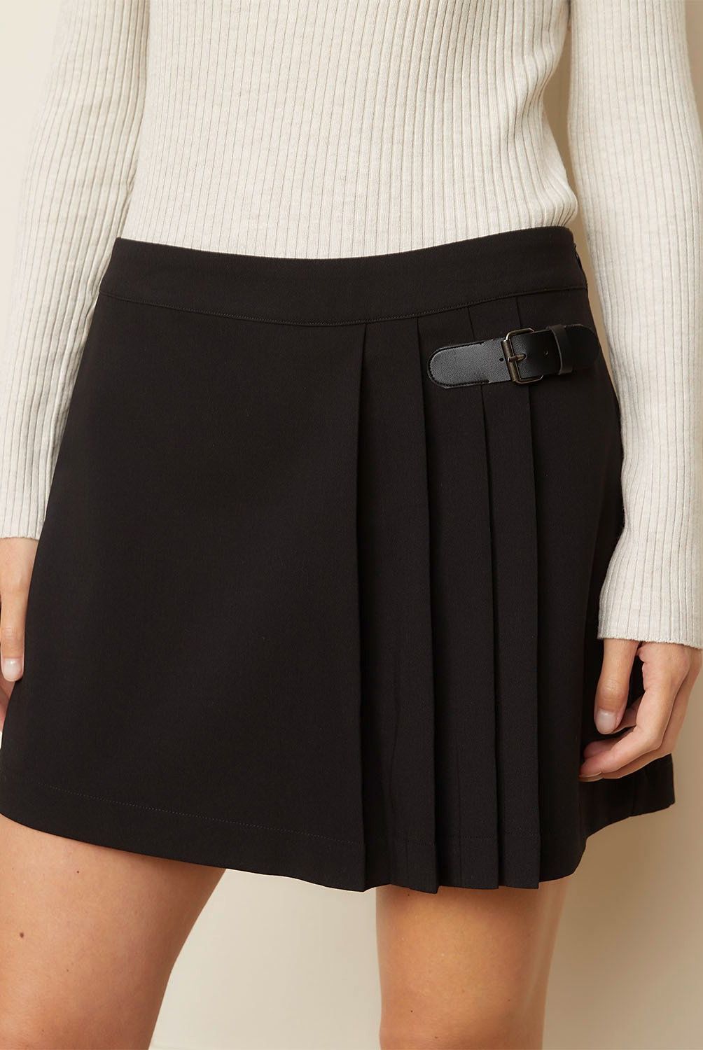 BASEMENT - Falda Short Mujer Basement Mini Tiro Alto Diseño Liso con Hebilla