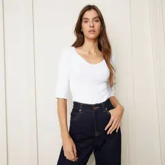 BASEMENT - Polera Manga Corta Cuello V Mujer