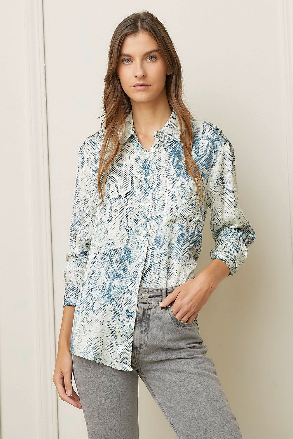 BASEMENT - Blusa Mujer Basement Manga Larga Diseño Animal Print