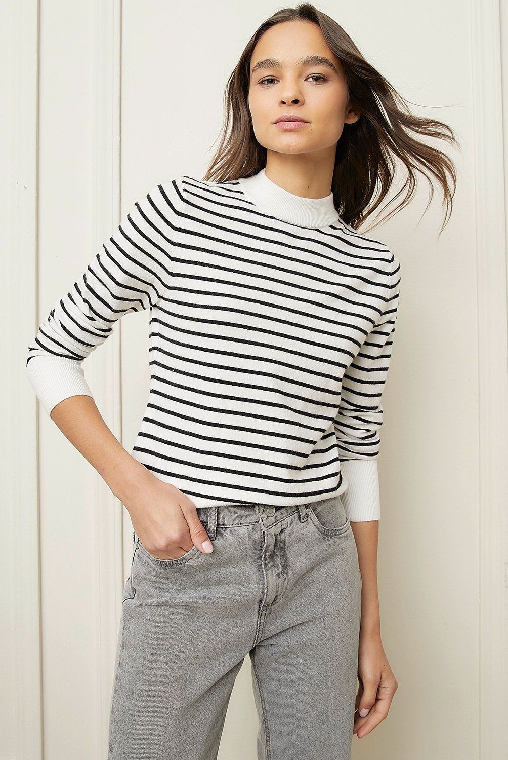 BASEMENT - Sweater Manga Larga Basement Mujer Cuello Alto Liso