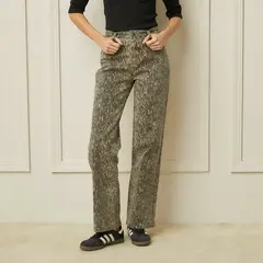 BASEMENT - Jeans Straight Tiro Alto Mujer Diseño