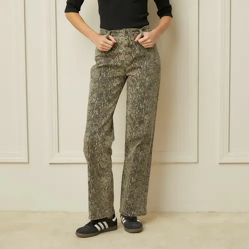 BASEMENT - Jeans Straight Tiro Alto Mujer Diseño