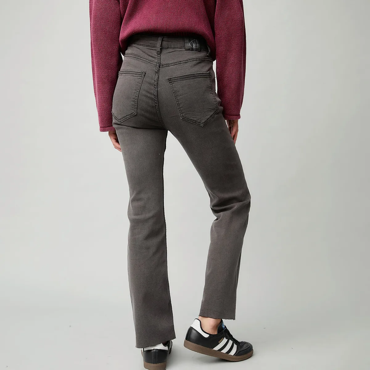 AMERICANINO - Jeans Crop Flare Tiro Alto Mujer Americanino