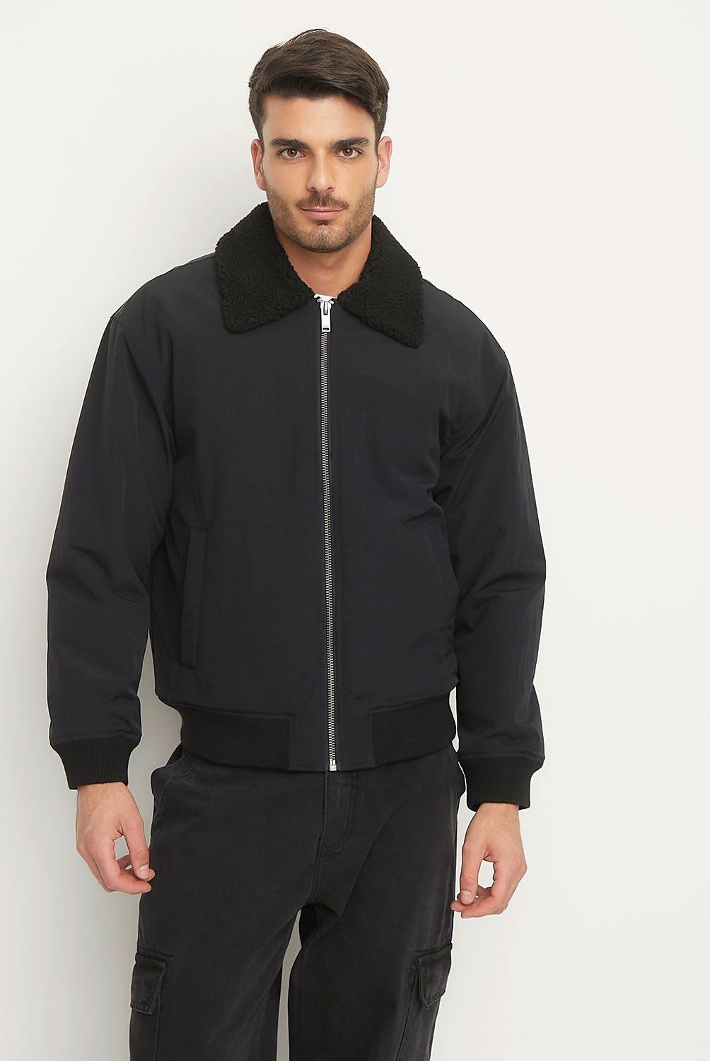 BASEMENT - Chaqueta Acolchada Basement Cuello Shearling Hombre Negra