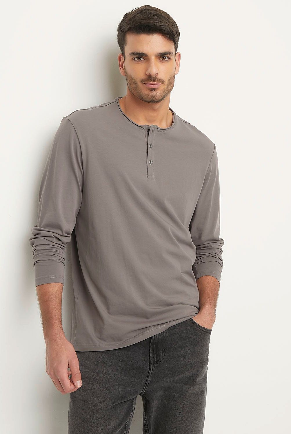 BASEMENT - Polera Henley Manga Larga Algodón Basement Hombre