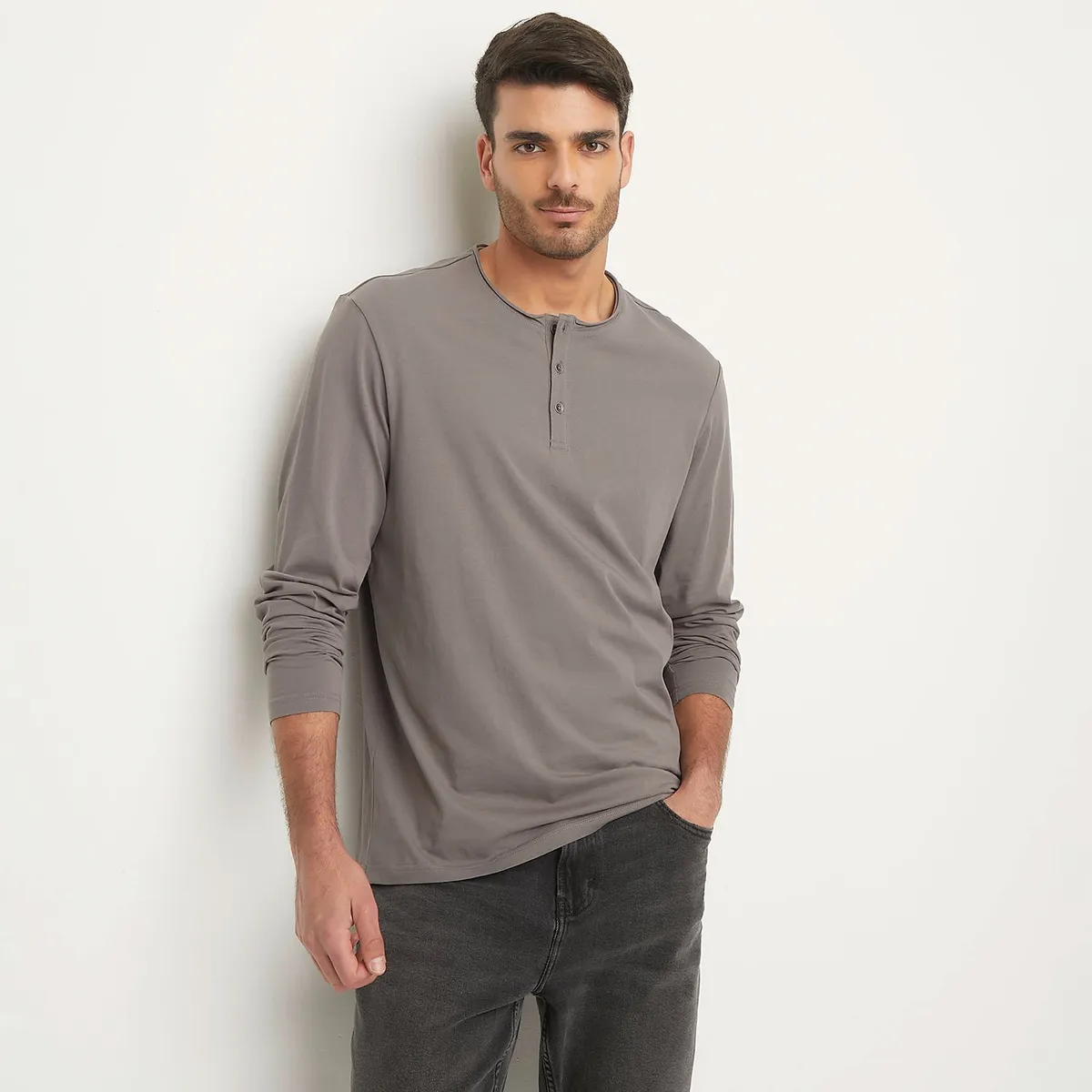 BASEMENT - Polera Henley Manga Larga Algodón Basement Hombre