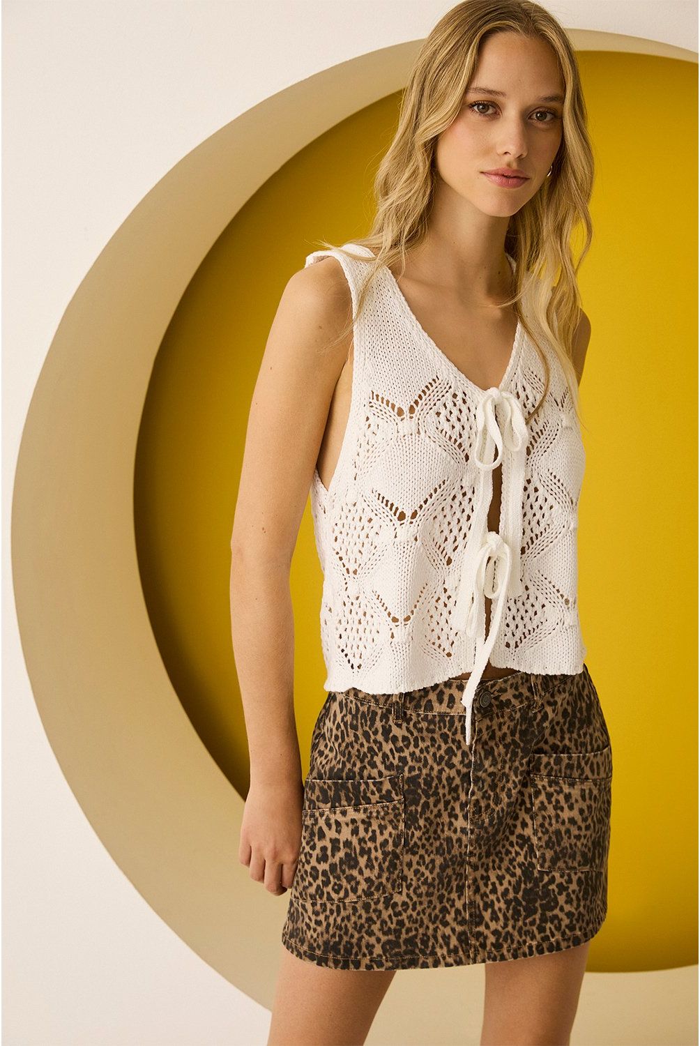 SYBILLA - Polera Mujer Sybilla Texturada Sin Mangas Cuello V con Amarre