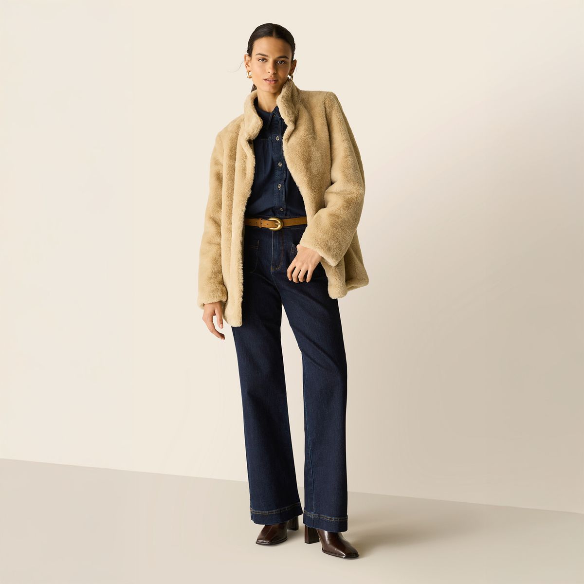 UNIVERSITY CLUB - Abrigo Peludo Mujer University Club