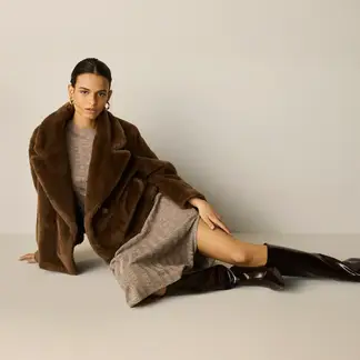 UNIVERSITY CLUB - Abrigo Peludo Mujer