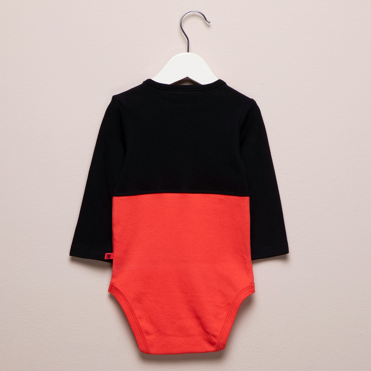 STD CHARACTERS - Conjunto Body Más Gorro Bebé Niño Mickey Std Characters