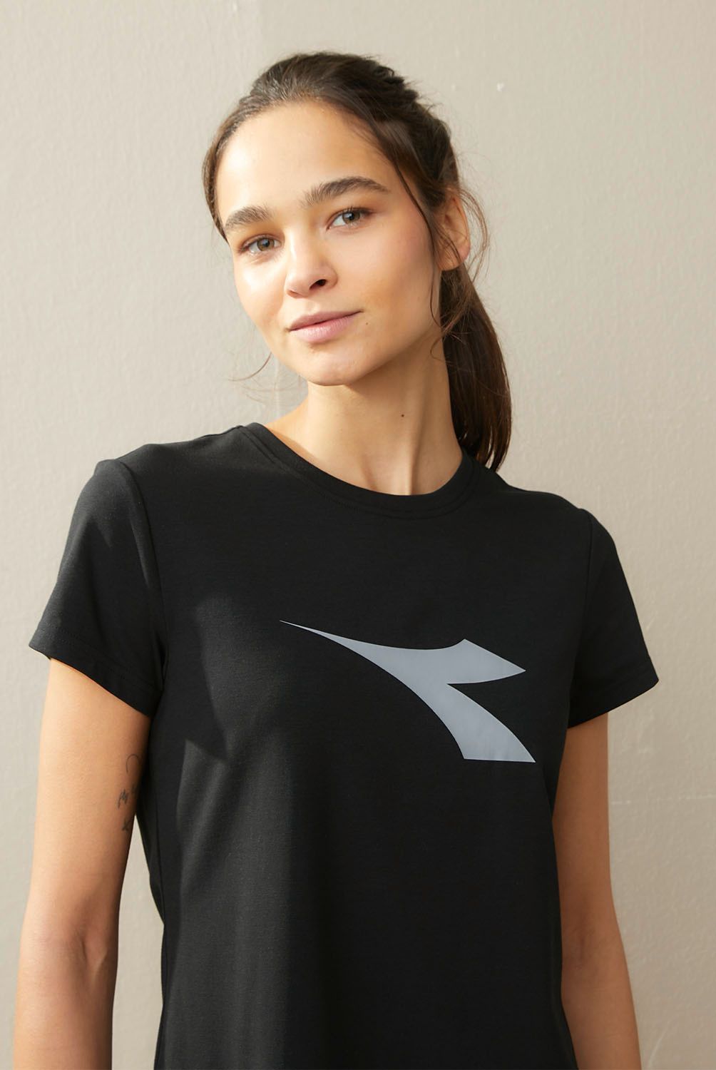 DIADORA - Polera Deportiva Mujer Diadora
