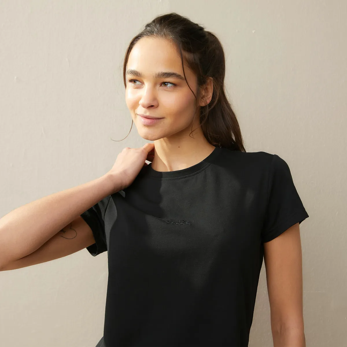 DIADORA - Polera Deportiva Mujer Diadora