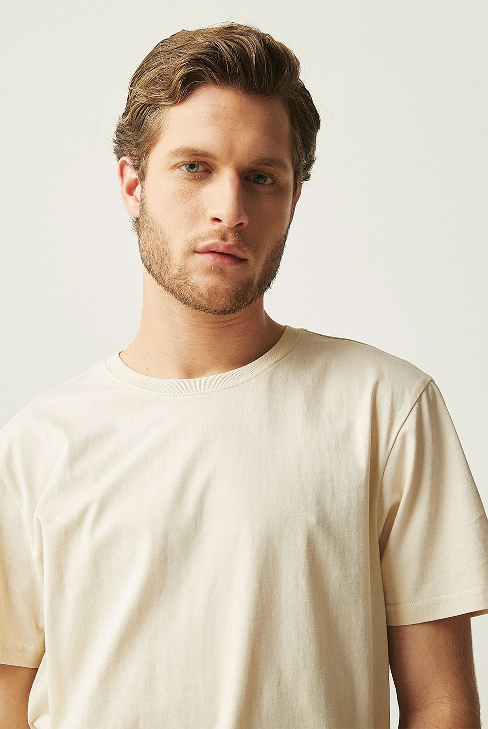 BASEMENT - Polera Manga Corta Hombre Basement