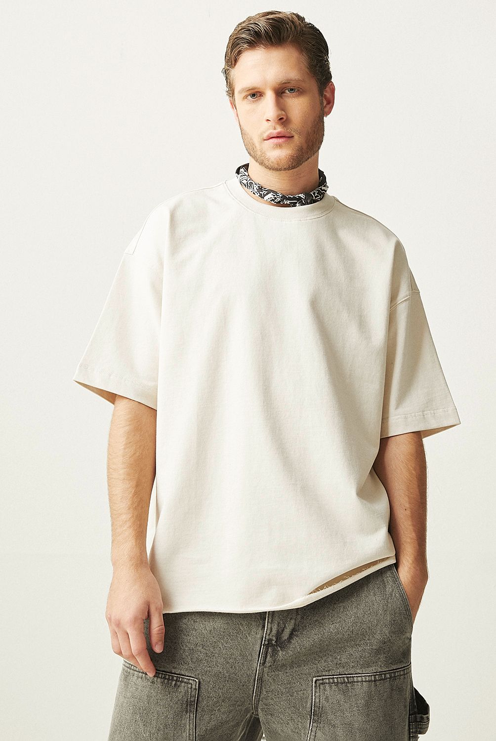 BASEMENT - Polera Manga Corta Hombre Basement