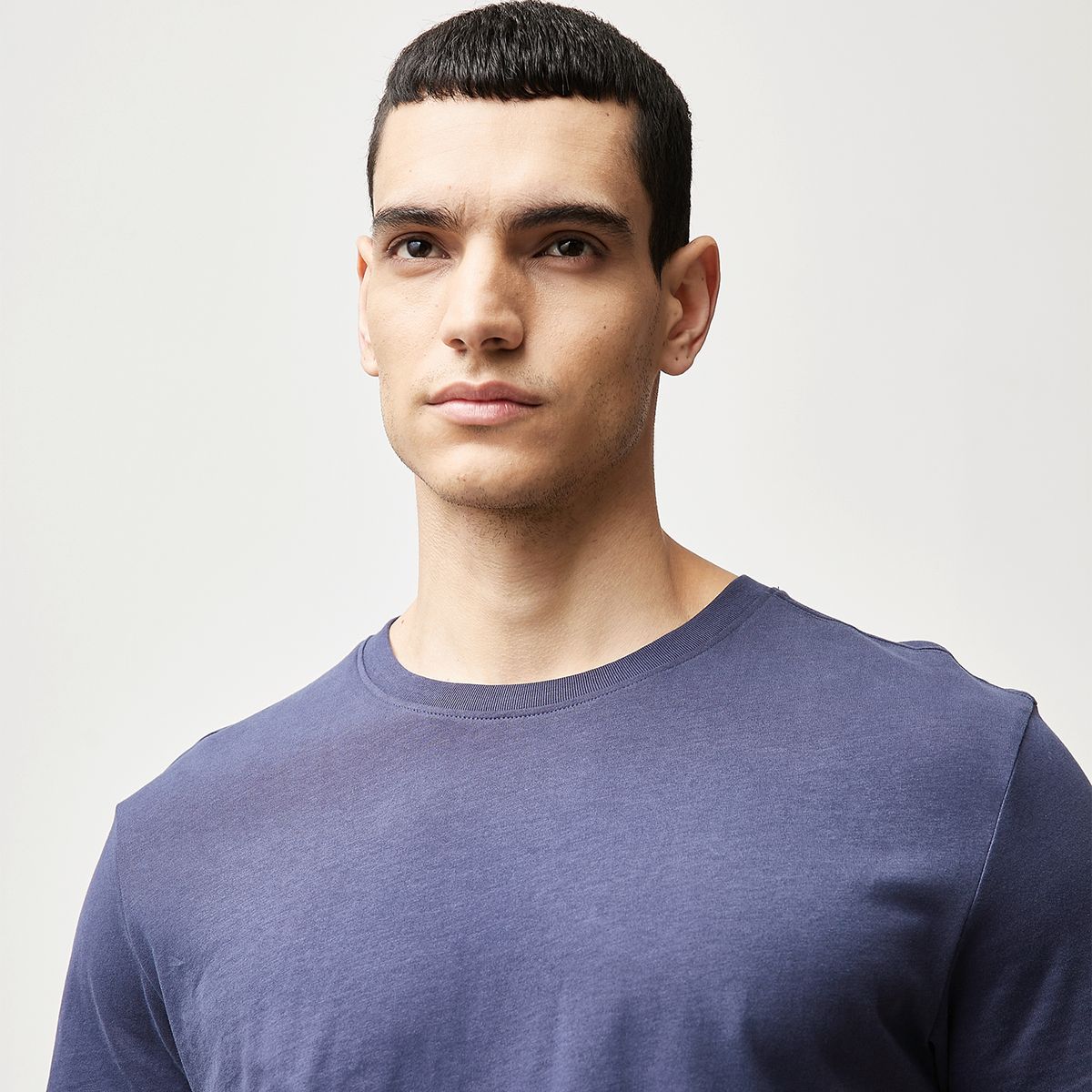 BASEMENT - Polera Manga Corta Hombre Basement