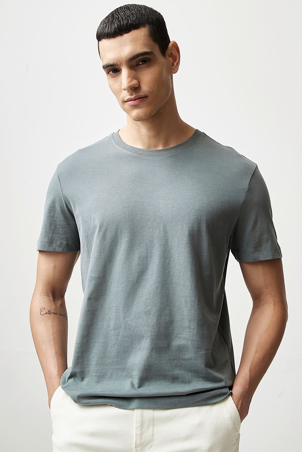 BASEMENT - Polera Manga Corta Hombre Basement