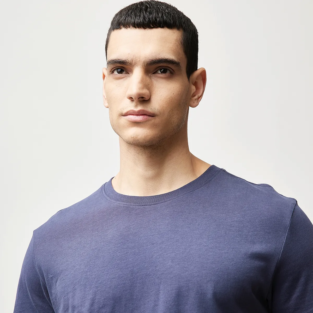 BASEMENT - Polera Manga Corta Hombre Basement