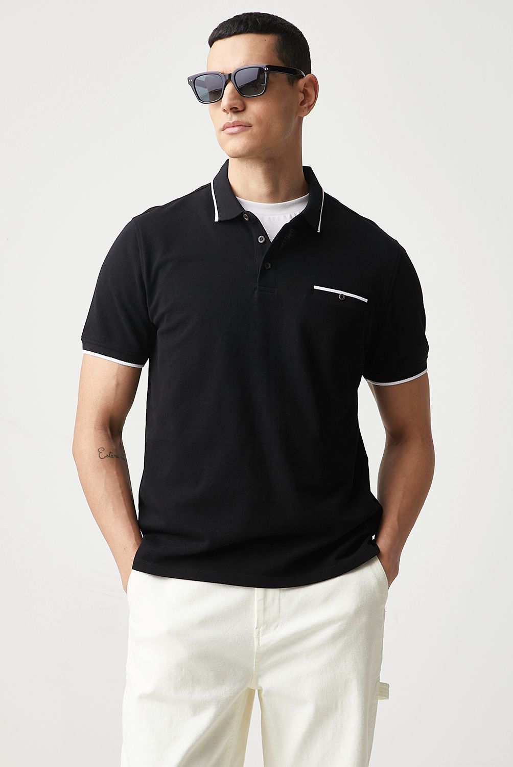 BASEMENT - Polera Manga Corta Hombre Basement