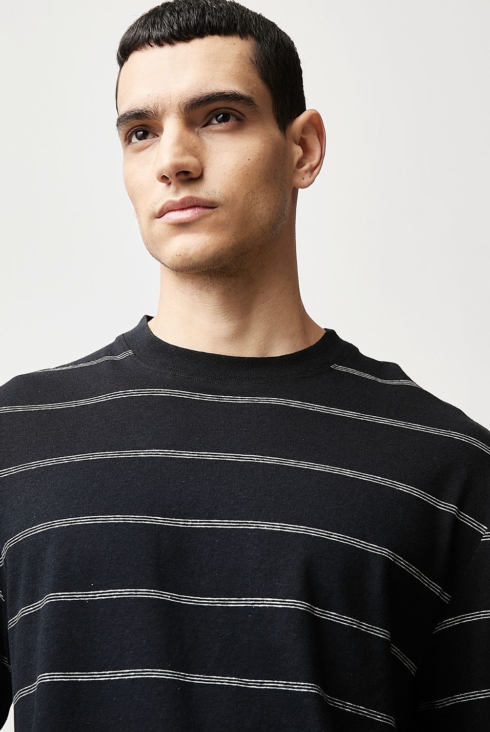BASEMENT - Polera Manga Corta Hombre Basement