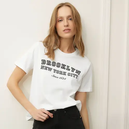 BASEMENT - Polera Manga Corta Algodón Mujer