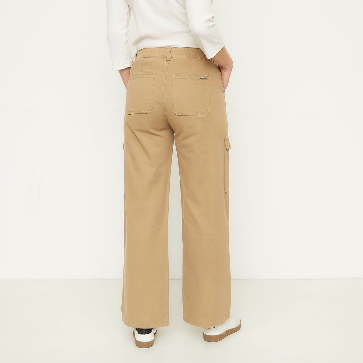 NEWPORT - Pantalón Cargo Tiro Alto Mujer Newport