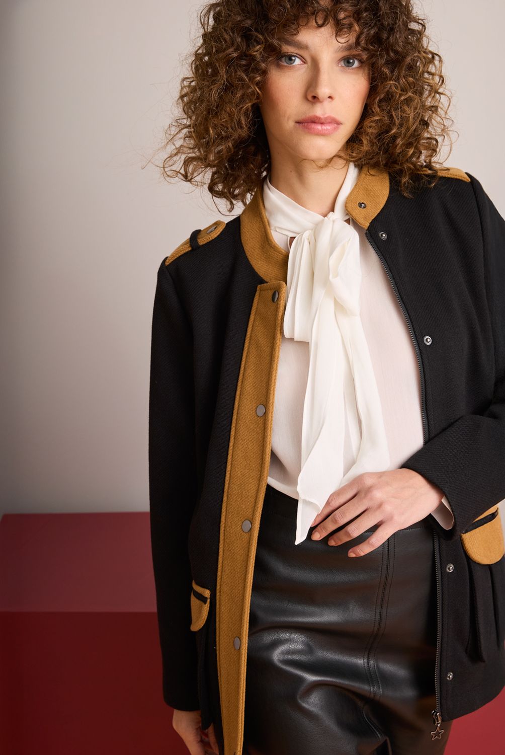 BASEMENT - Chaqueta Fran Larrain