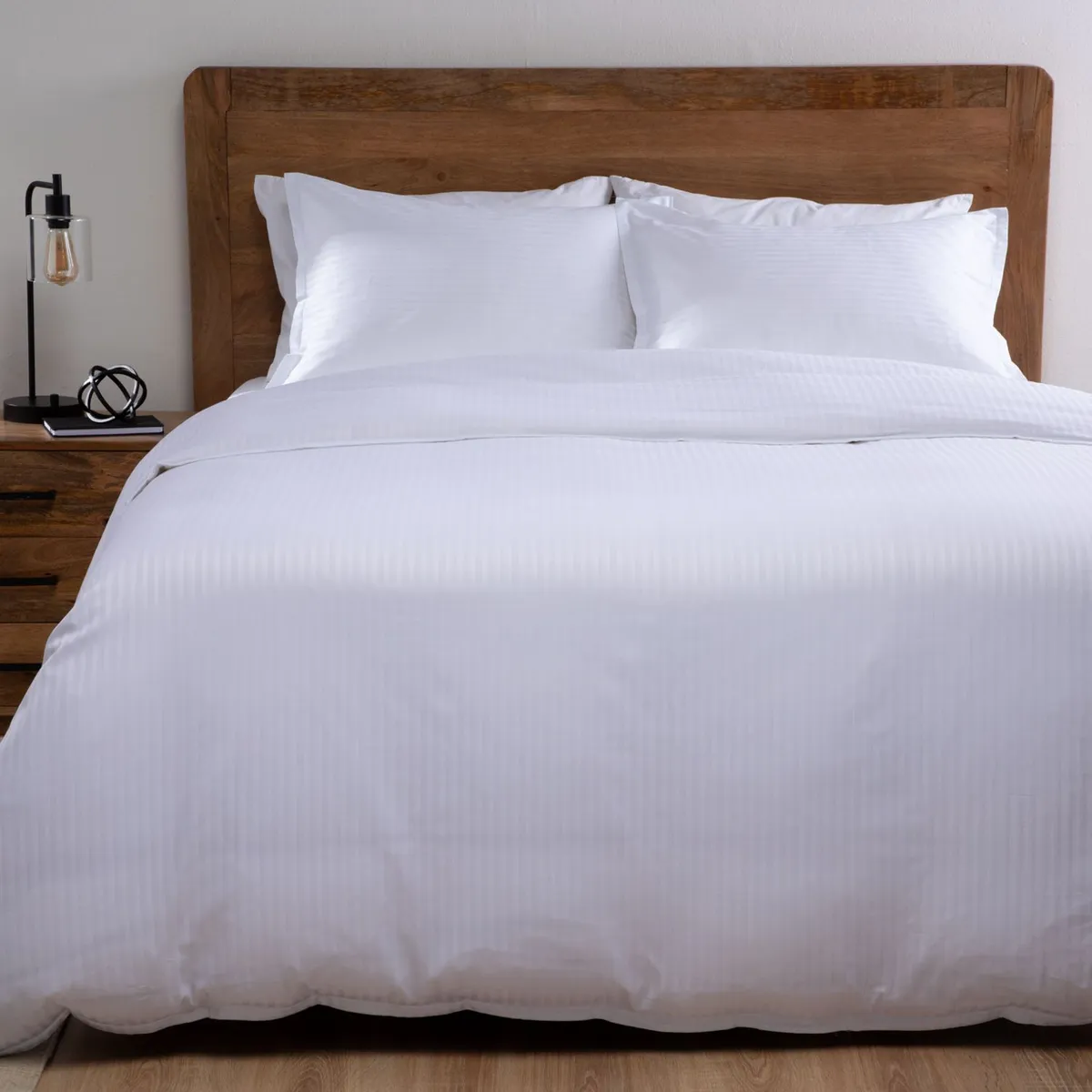 Funda Plumón Hotelera Dobby Basement Home, marca BASEMENT HOME - Foto Principal