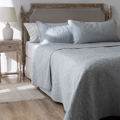 Imagen 2 del producto Cubrecama Javiera Beige King