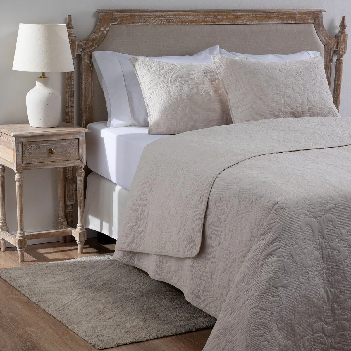 ROBERTA ALLEN - Cubrecama Javiera Beige King Roberta Allen