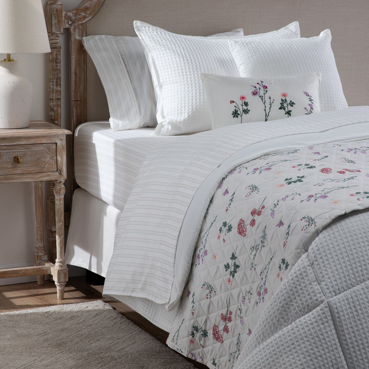 ROBERTA ALLEN - Juego De Cama 10 Piezas Anne : Plumón+ Cubrecama + Sábanas + Cojines + Fundas de Almohada Roberta Allen