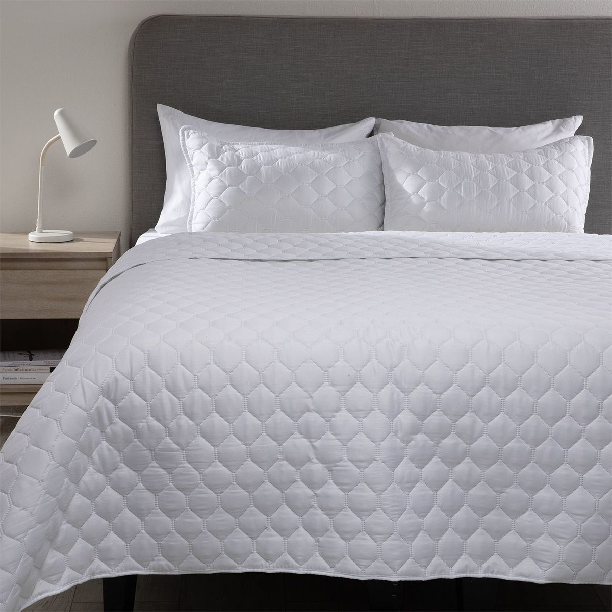 MICA - Cubrecama Blanco HP Mica