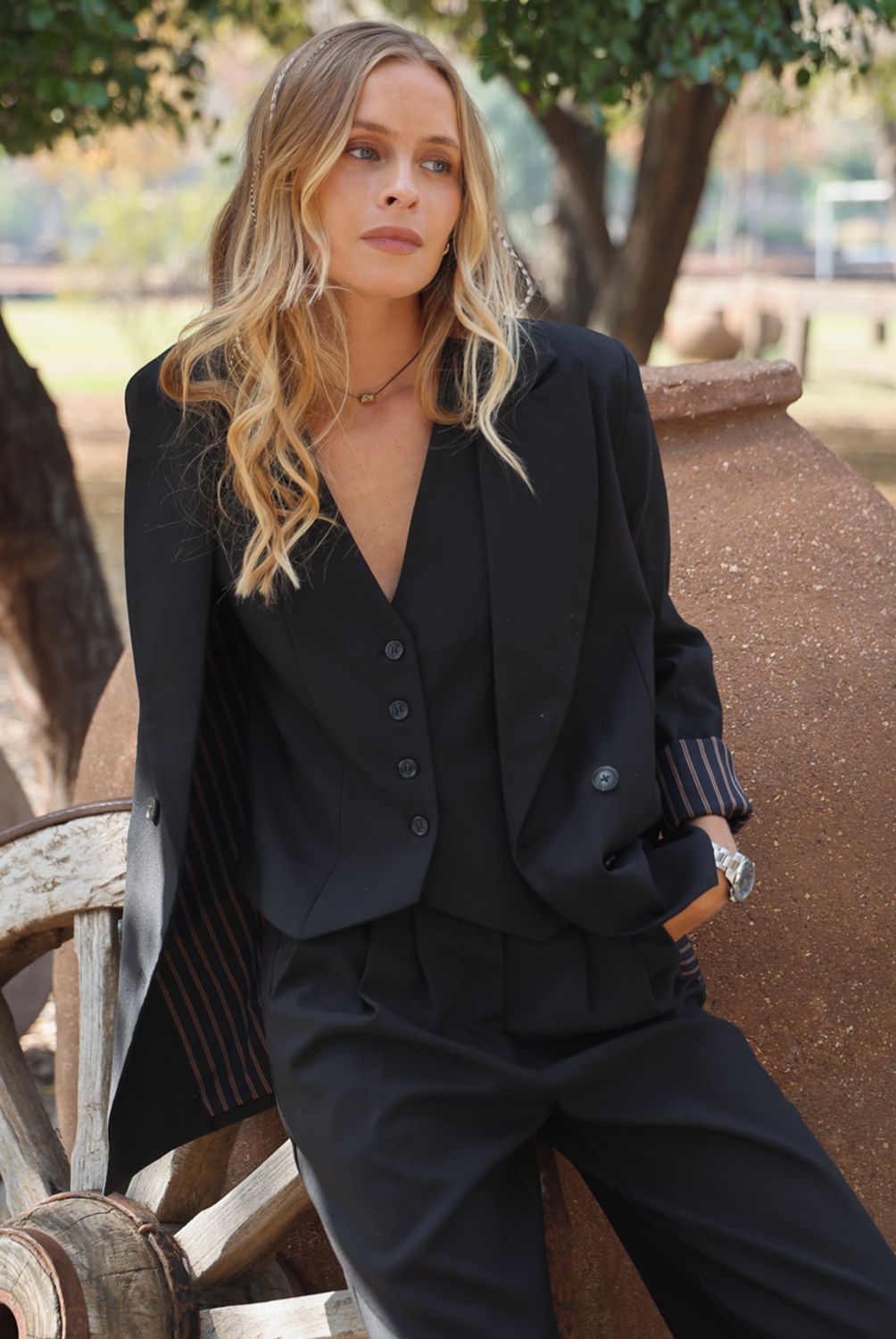 BASEMENT - Blazer Mujer Paula Mekis