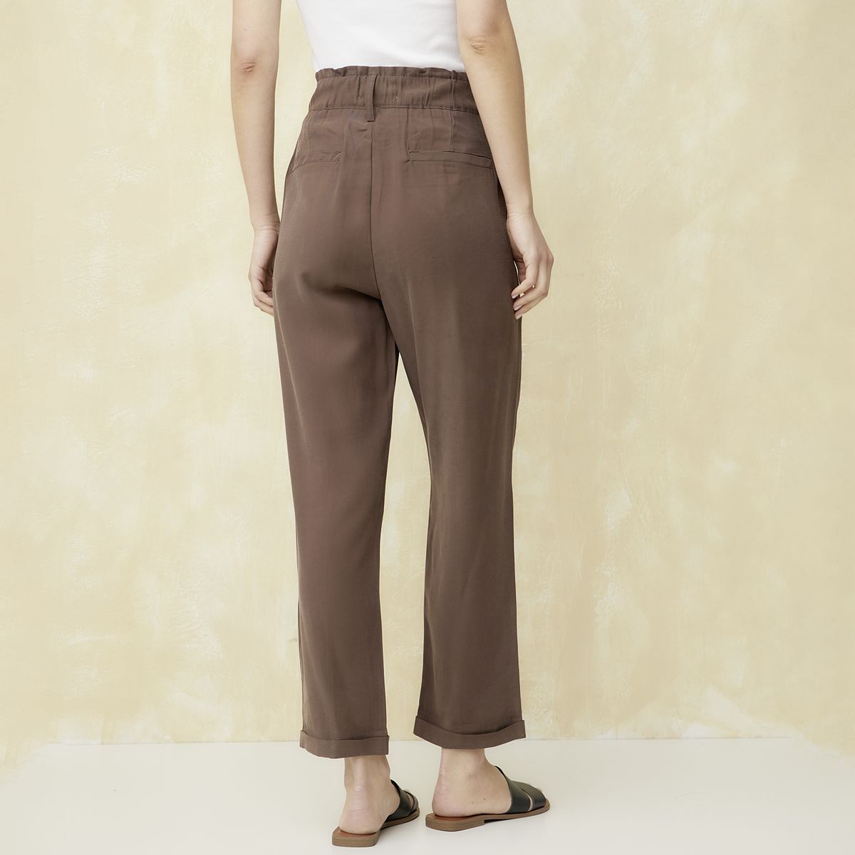 UNIVERSITY CLUB - Pantalón Carrot Tiro Medio Mujer University Club